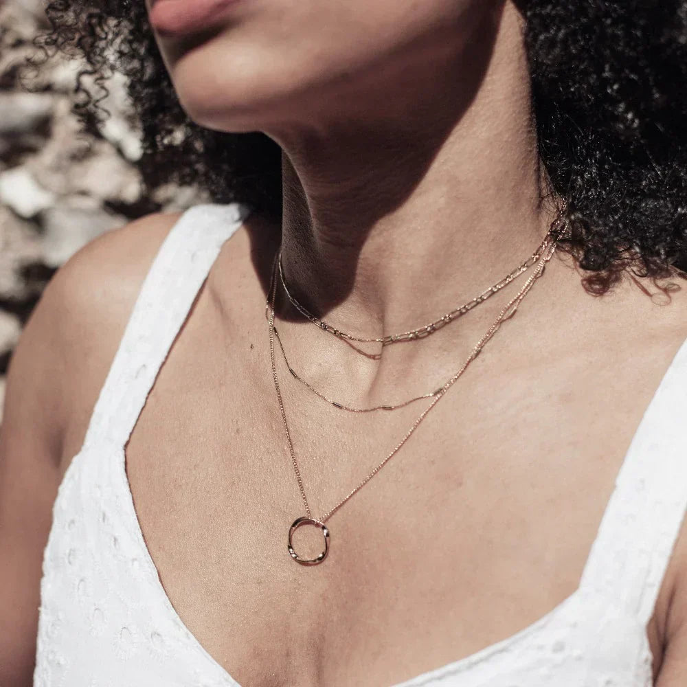Öppen cirkel tre rader halsband | Guld