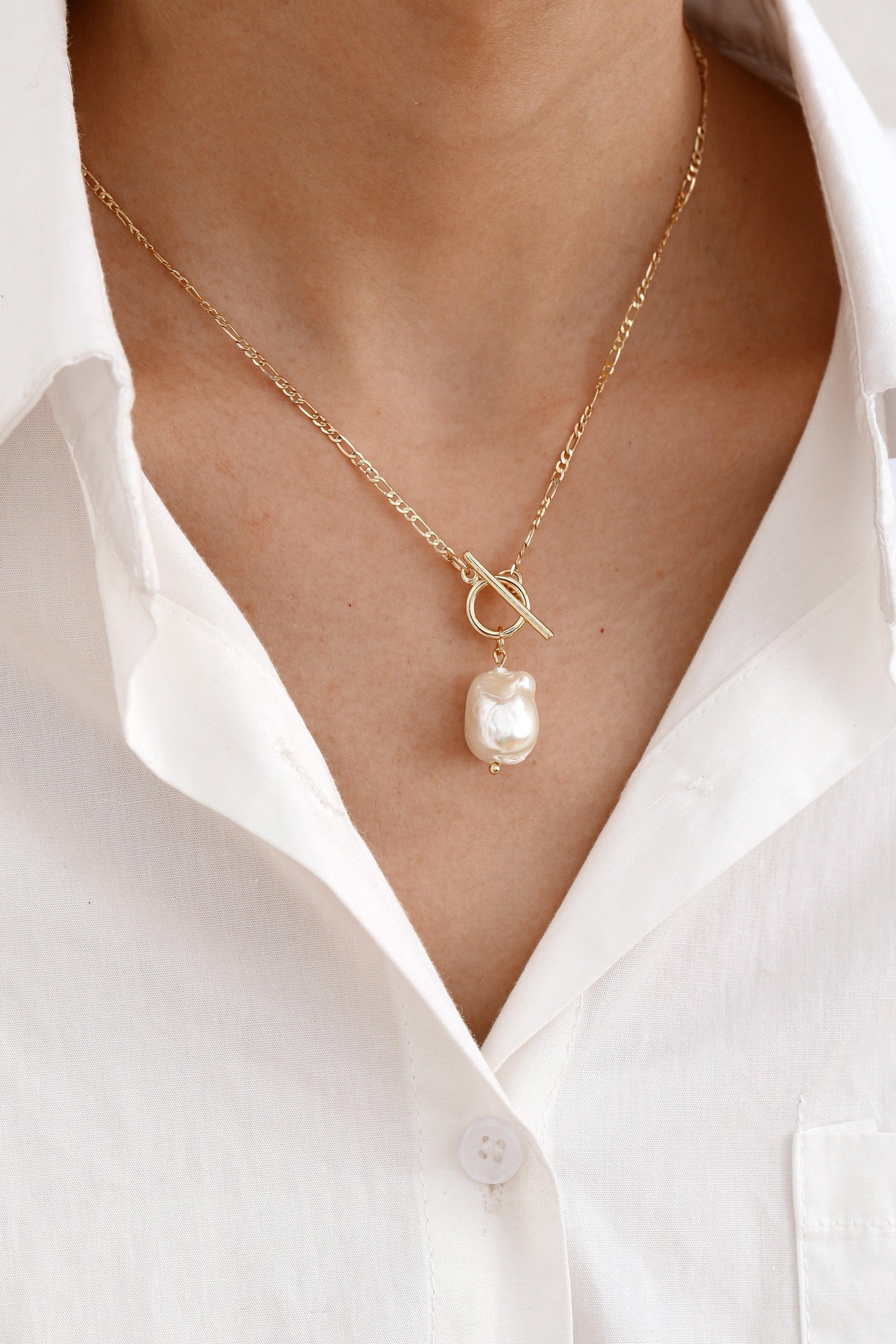 Elegant gyllene pärlhalsband