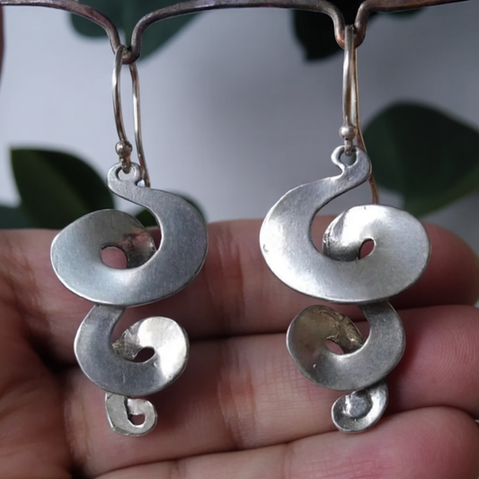 Silver Vintage Spiralörhängen