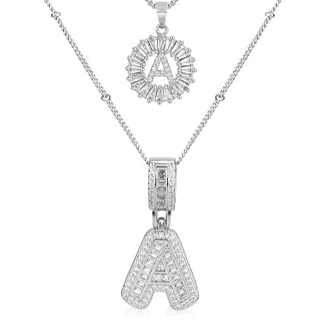 Halsband med bokstavsinitialer i moissanit | Vitt guld