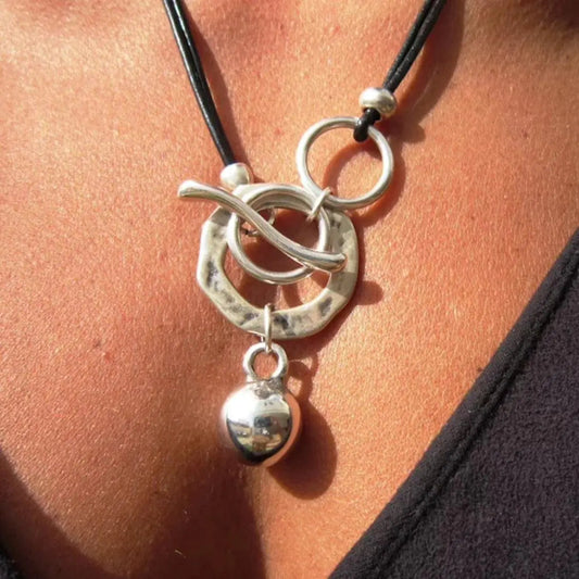 Sofistikerat vintage silverhalsband