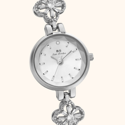Silverfärgad blommig armbandsklocka