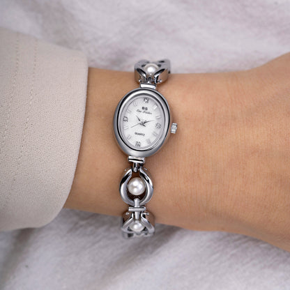 Elegant pärlsilverklocka