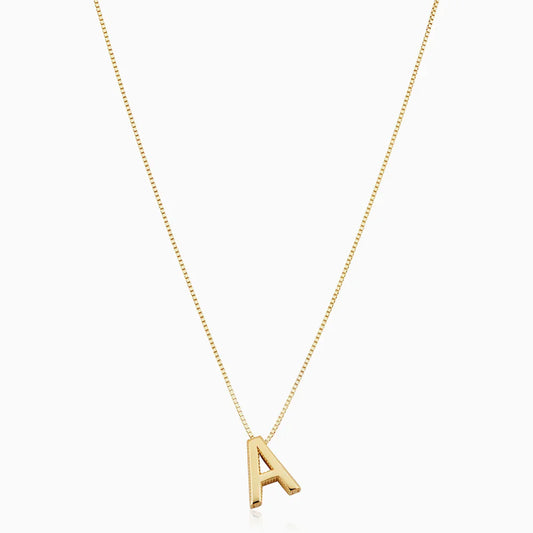 Halsband med kärleksbrevinitialer