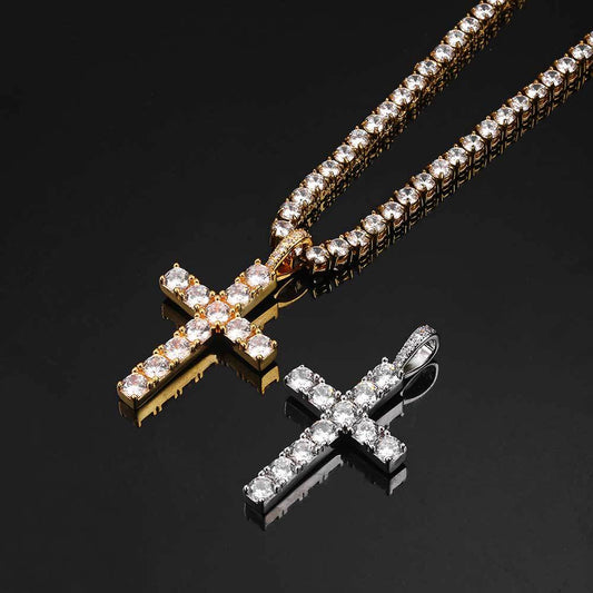 Halsband med kors i moissanit | Vitt guld