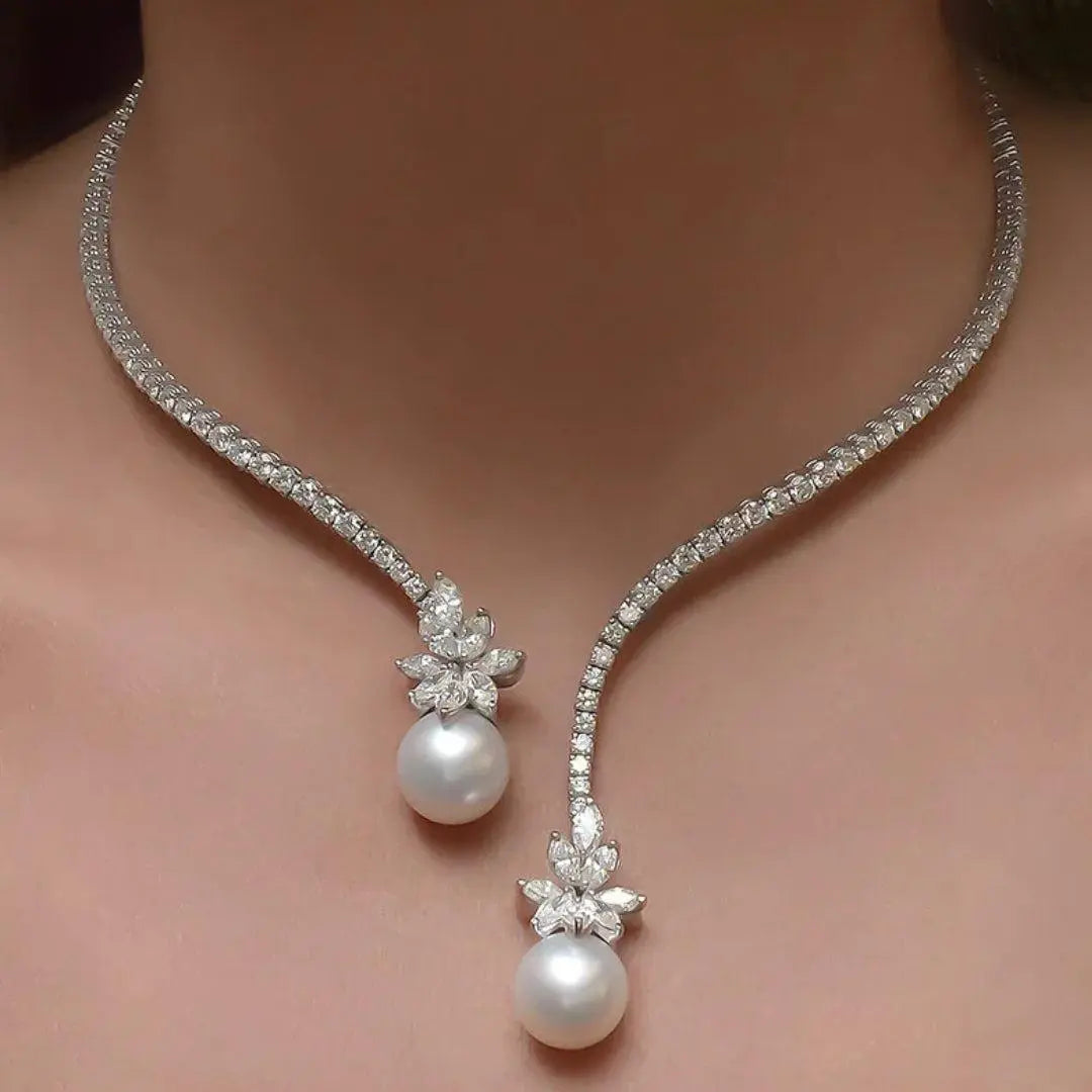 Halsband i silver med pärlor