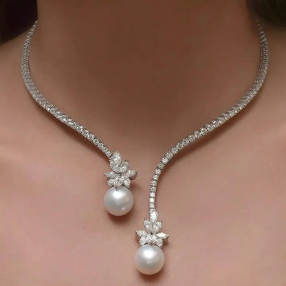 Halsband i silver med pärlor