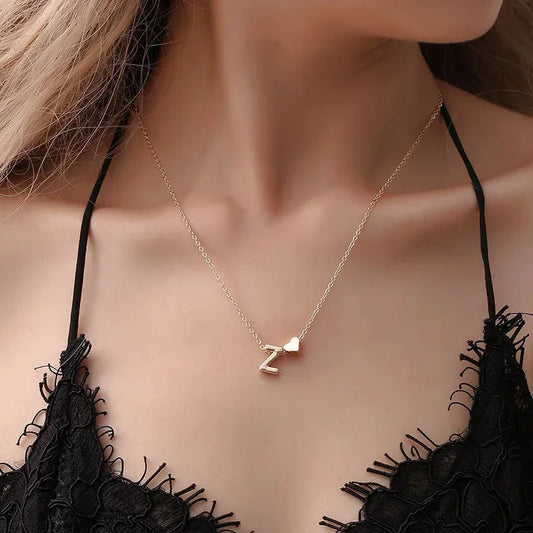 Halsband med gyllene hjärtan