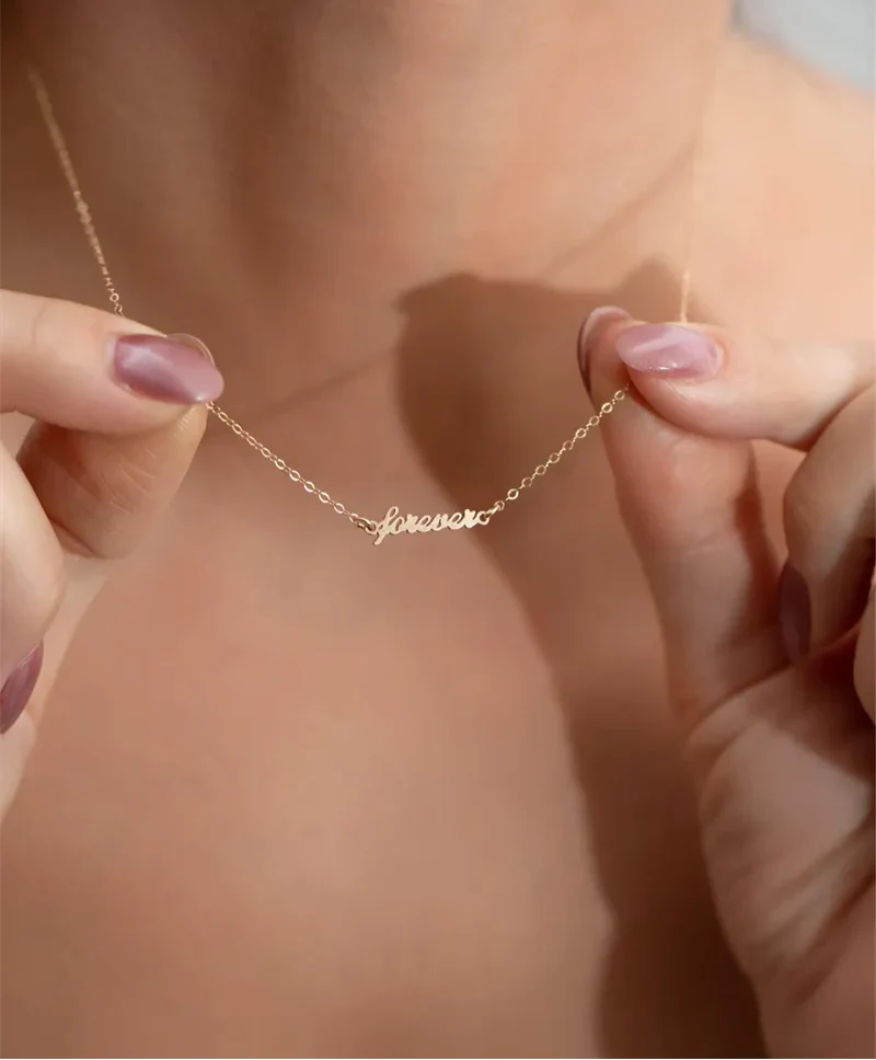 Gyllene halsband för evig kärlek