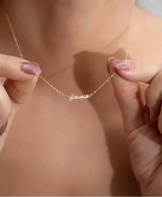 Gyllene halsband för evig kärlek
