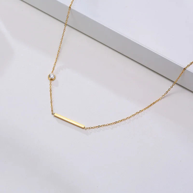 Halsband med strålande sidledskors