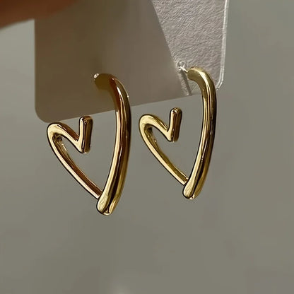 Eleganta hjärtformade örhängen i rostfritt stål