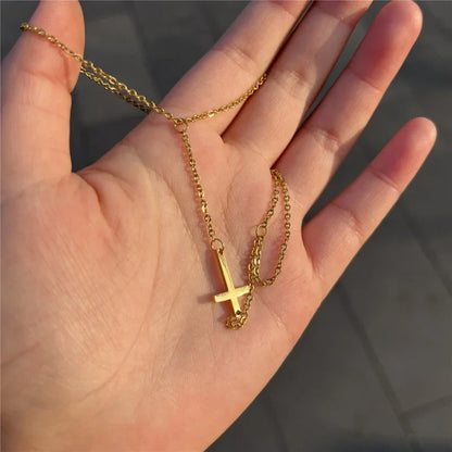 Armband med kors i guld