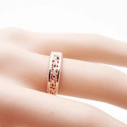 Roséguldsring med CZ-blomma