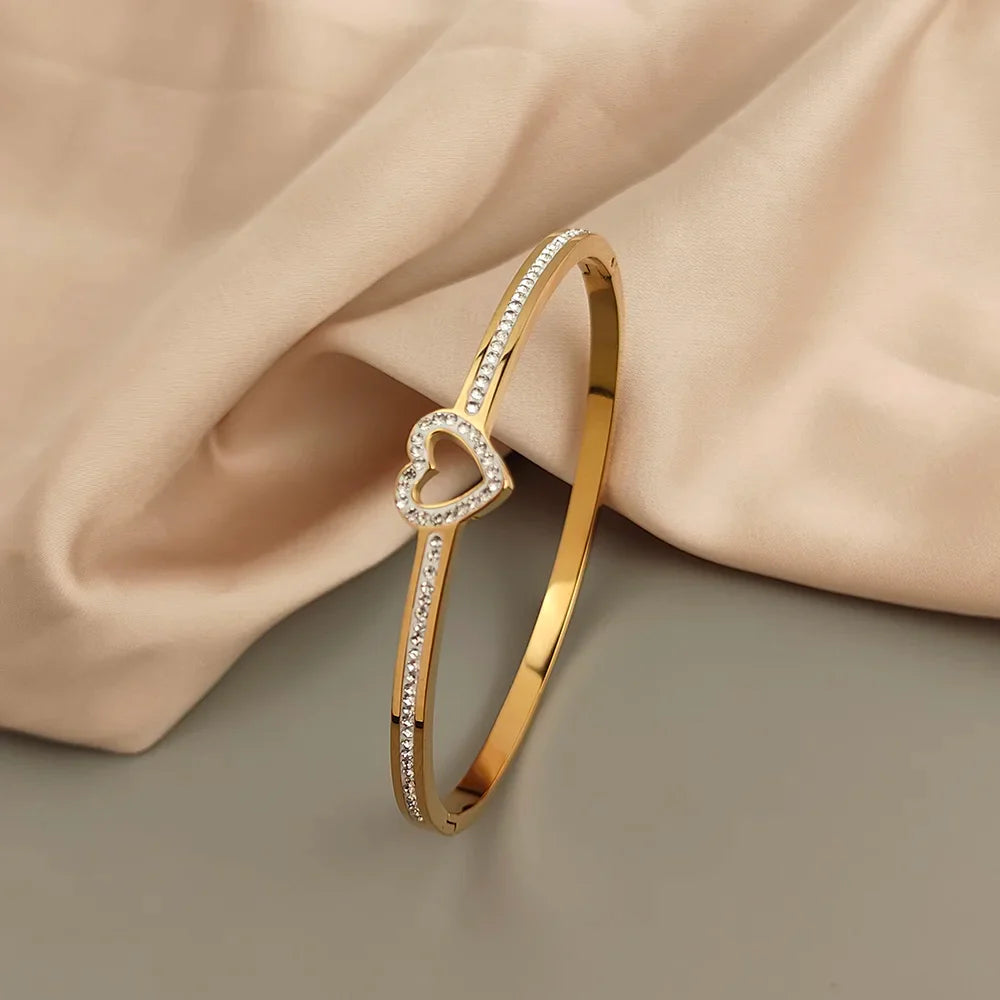 Hjärtsymbolarmband