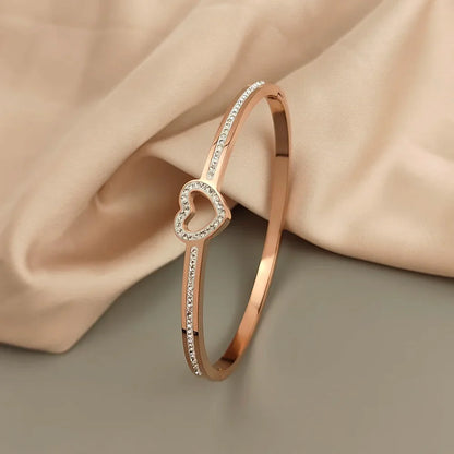 Hjärtsymbolarmband