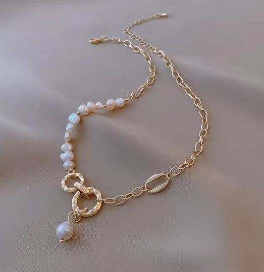 Halsband med naturlig sötvattenspärla