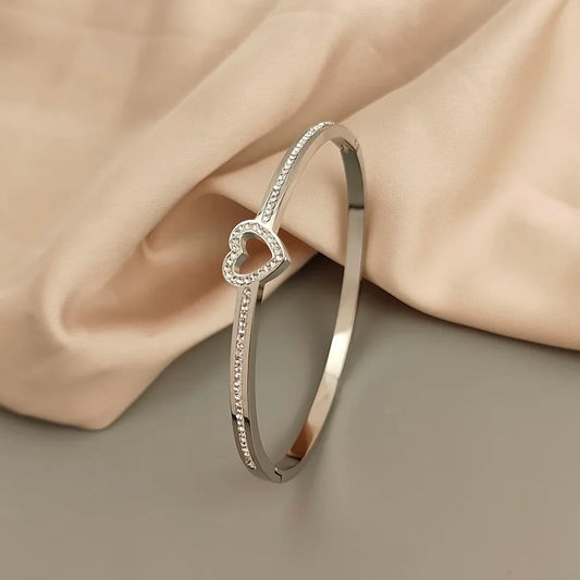 Hjärtsymbolarmband
