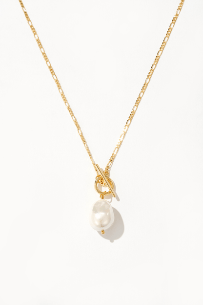 Elegant gyllene pärlhalsband