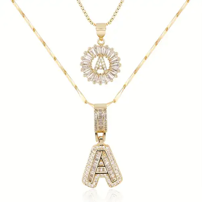 Halsband med bokstavsinitialer i moissanit | Vitt guld