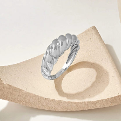 Croissantring | Vitt guld