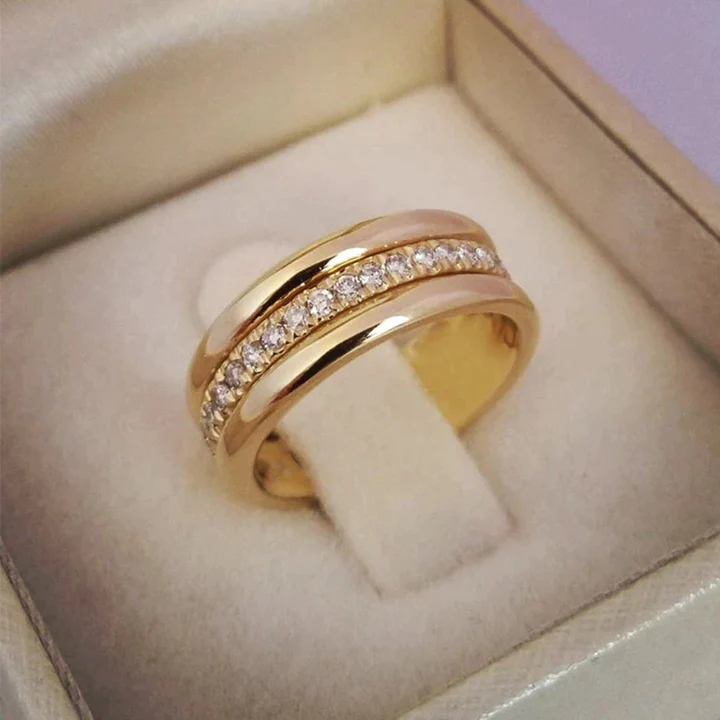 Vintage ring med infälld zirkonia