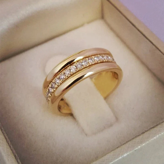 Vintage ring med infälld zirkonia