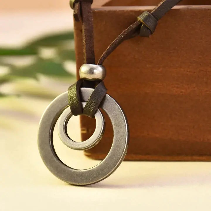 Silverpläterat läderhalsband i vintagestil