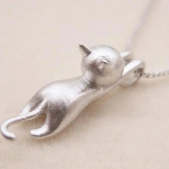 Halsband i 925 sterlingsilver med lekfull kattunge