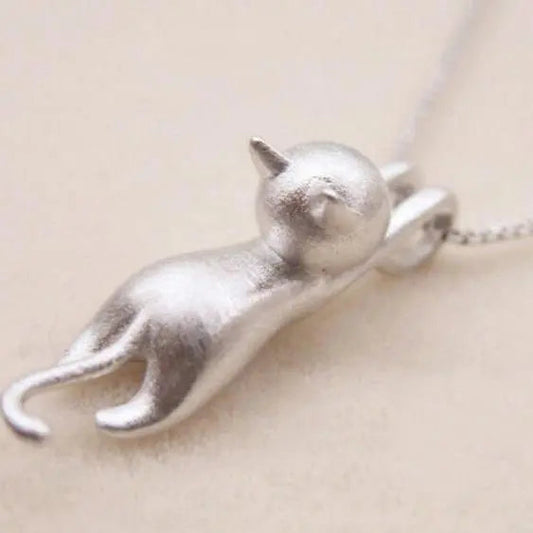 Halsband i 925 sterlingsilver med lekfull kattunge