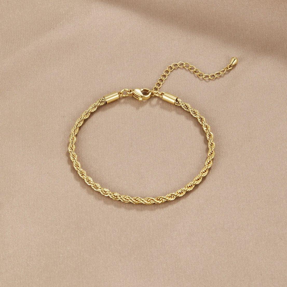 Twisted Chic Guldarmband